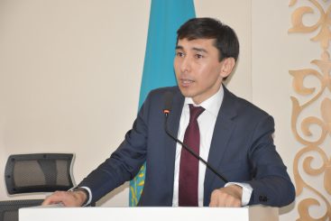 Один из лучших кардиохирургов Казахстана провел мотивационную встречу со студентами КазНМУ
