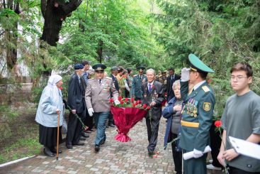 Казахский национальный медицинский университет почтил память ветеранов и героев Великой Отечественной войны