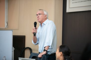 Визитинг-профессор из Сиднейского университета Robert G. Cumming