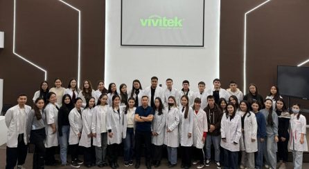 От выпускника до успешного бизнес-менеджера: мотивационная встреча студентов Школы фармации