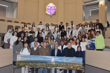 «У каждого свой Эверест»: встреча Максута Жумаева со студентами КазНМУ