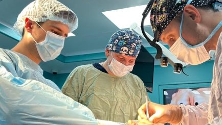 Шанс после тяжелой болезни: реконструкцию груди по новой методике стали проводить в Алматы