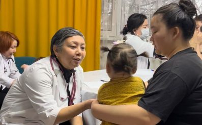 Сотрудники КазНМУ оказали медицинскую и социальную поддержку подопечным кризисного центра