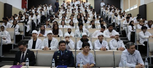 Большая медицинская семья без границ: КазНМУ встретил 213 иностранных студентов из 11 стран