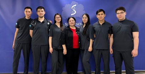 Команда КазНМУ «Нейронные синапсы» победители в номинации «Самая креативная команда» на Международной олимпиаде в Москве