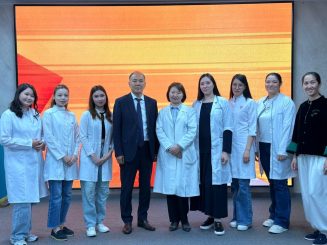 В КазНМУ состоялся визит ведущего пульмонолога Кыргызской Республики Талантбека Сооронбаева