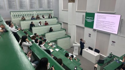 Загадка Стивена Хокинга: в КазНМУ обсудили тайны гибели двигательных нейронов.