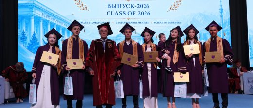 Выпускников-стоматологов торжественно проводили в профессию в КазНМУ